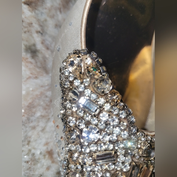 Badgley Mischka Glittering Silver Heels - Picture 11 of 16